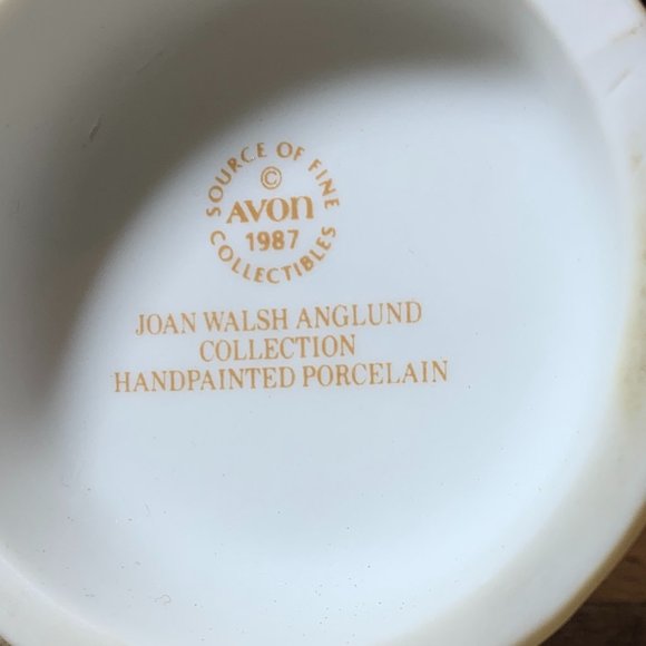 355. Vintage Avon 1987 Joan Walsh Anglund Girl Figurine Decor Gift Exclusive - Picture 5 of 5